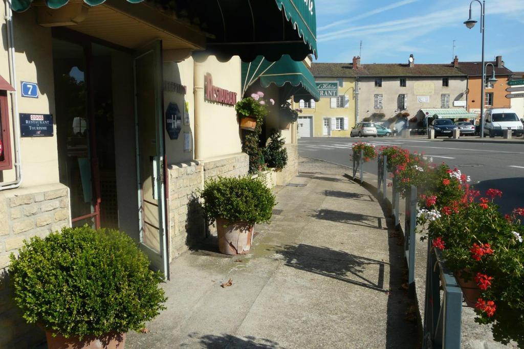Hostellerie D'Heloise Logis Cluny Exterior foto